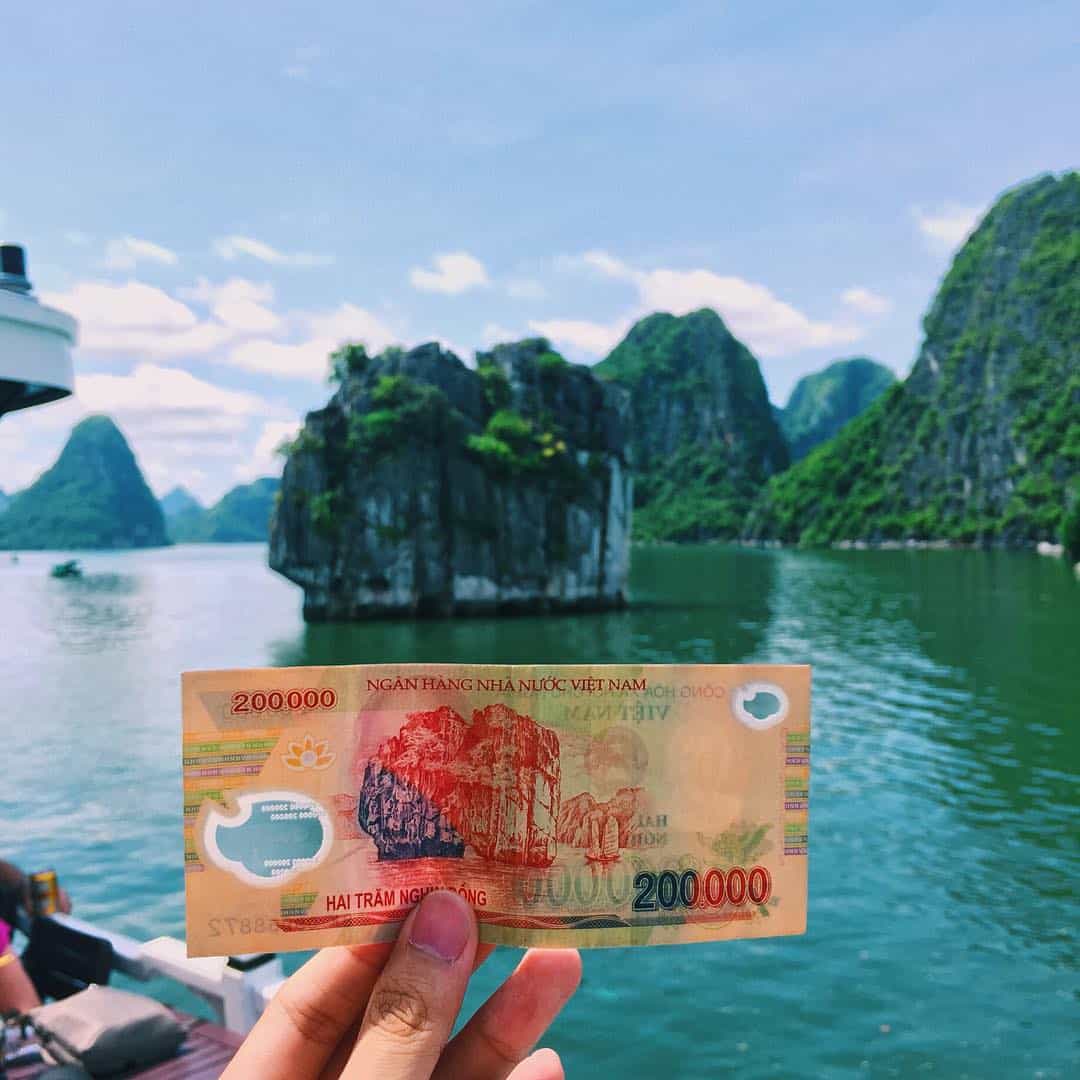 Dinh Huong Islet 200.000vnd Bank Note Original