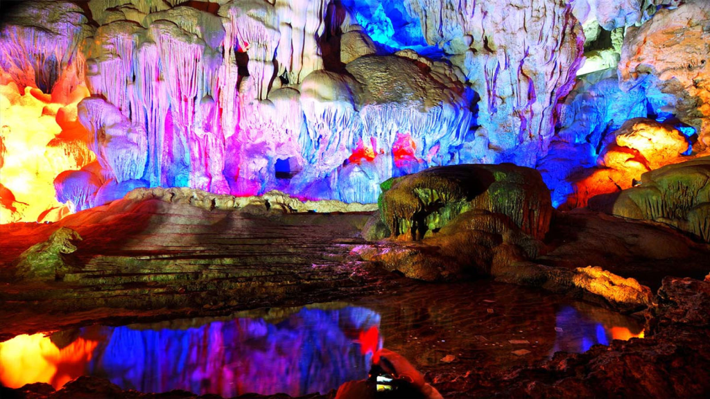 Ha Long Diamond Cruise Dong Thien Cung Cave 4