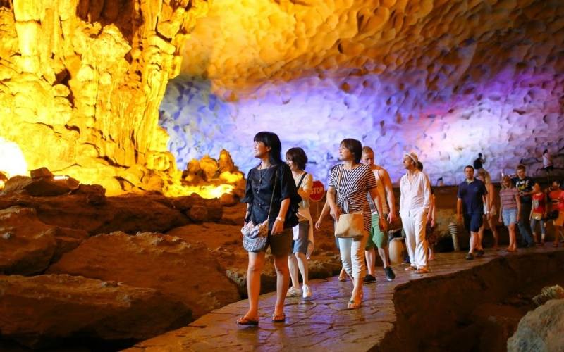 Ha Long Diamond Cruise Dong Thien Cung Cave 5