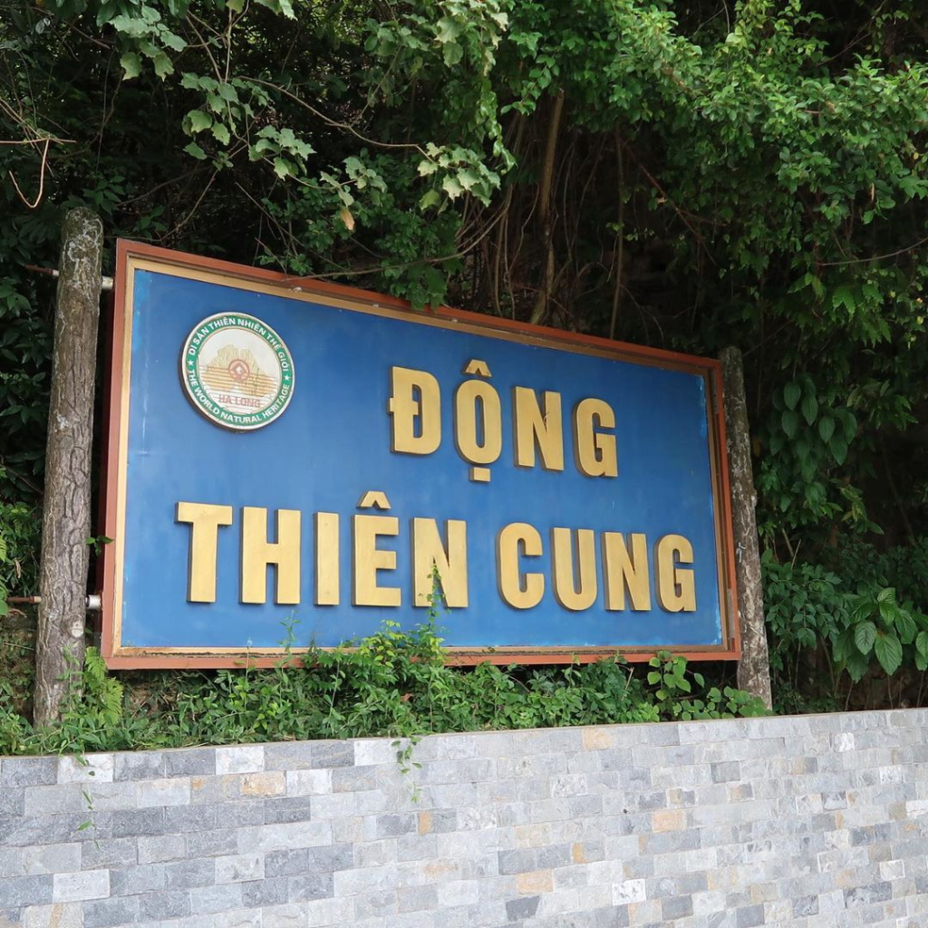 Ha Long Diamond Cruise Dong Thien Cung Cave Entrance