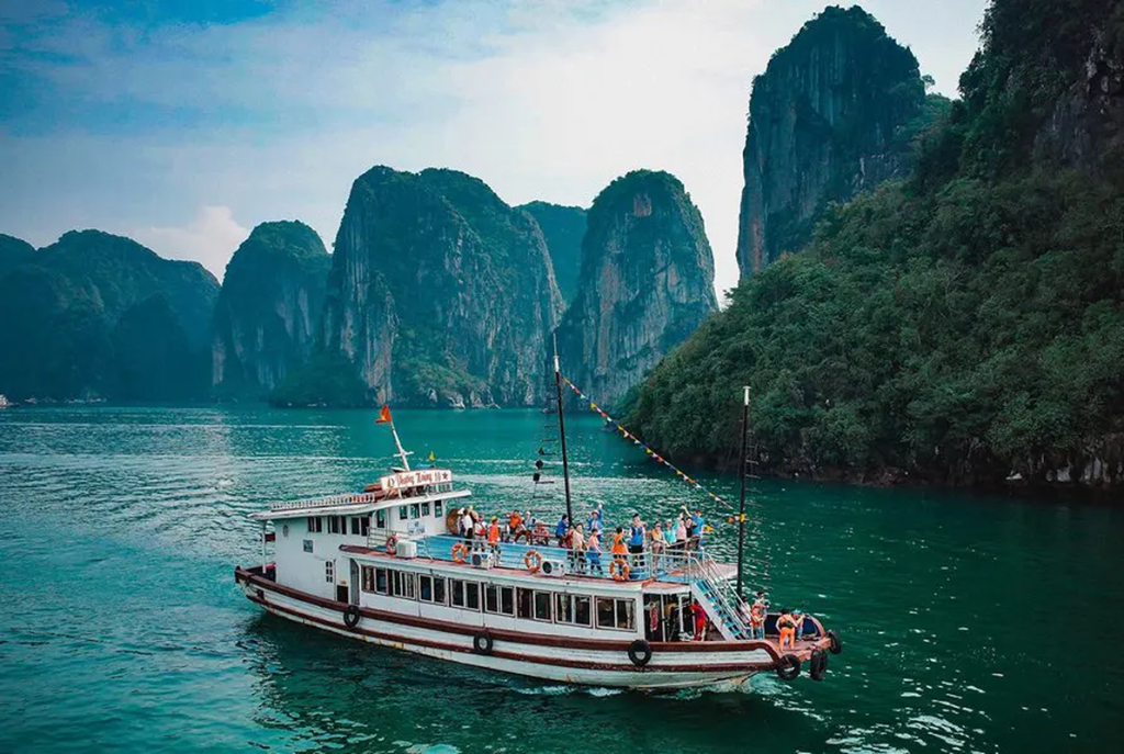 Ha Long Diamond Cruise Entrance Ticket Fee Of Ha Long Bay Guide 1