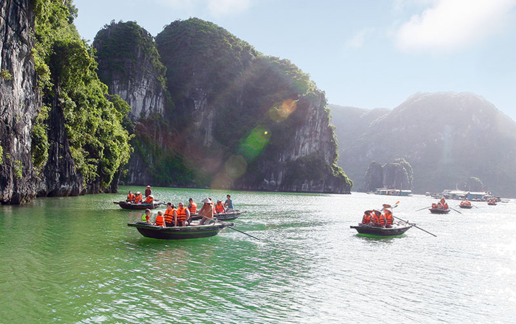 Ha Long Diamond Cruise Ha Long Bay Weather Guide Summer