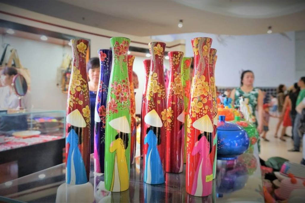 Ha Long Diamond Cruise Ha Long Shopping Guide Quang Ninh Museum Souvenir Shop