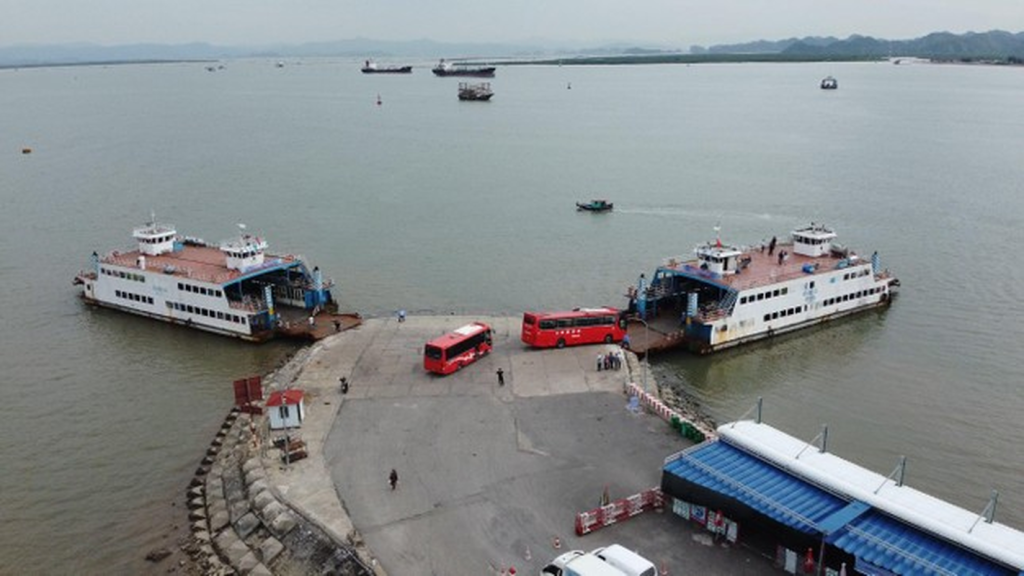 Ha Long Diamond Cruise Hai Phong City Cai Beo Port