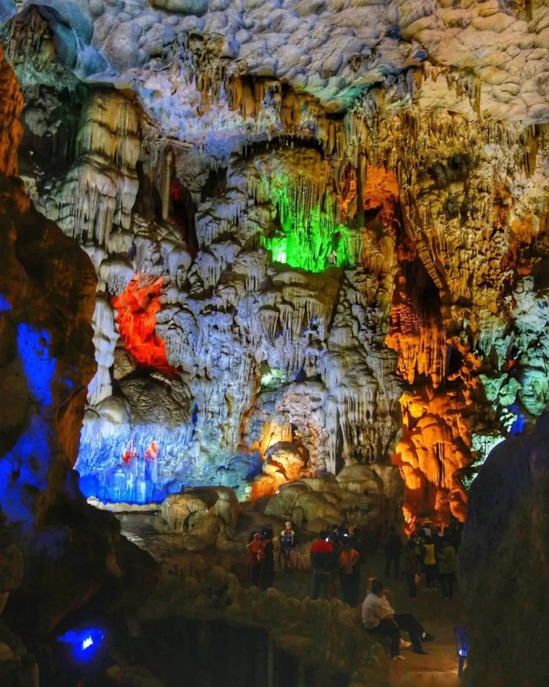 Ha Long Diamond Cruise Hang Dau Go Cave 3