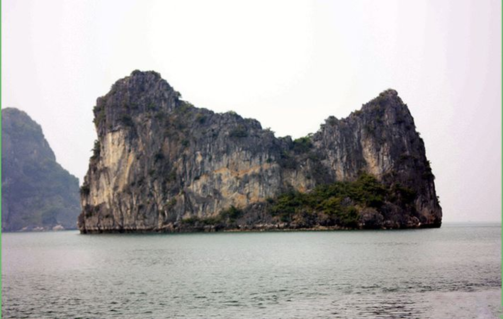 Ha Long Diamond Cruise Other Islets In Ha Long Bay Hon Yen Ngua