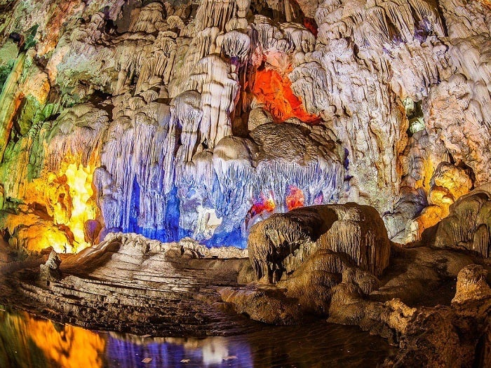 Ha Long Diamond Cruise Sung Sot Cave 5