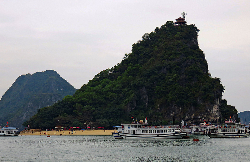 Ha Long Diamond Cruise Ti Top Island