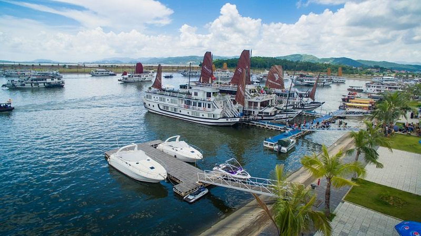 Ha Long Diamond Cruise Tuan Chau Island Tuan Chau Port Guide 6